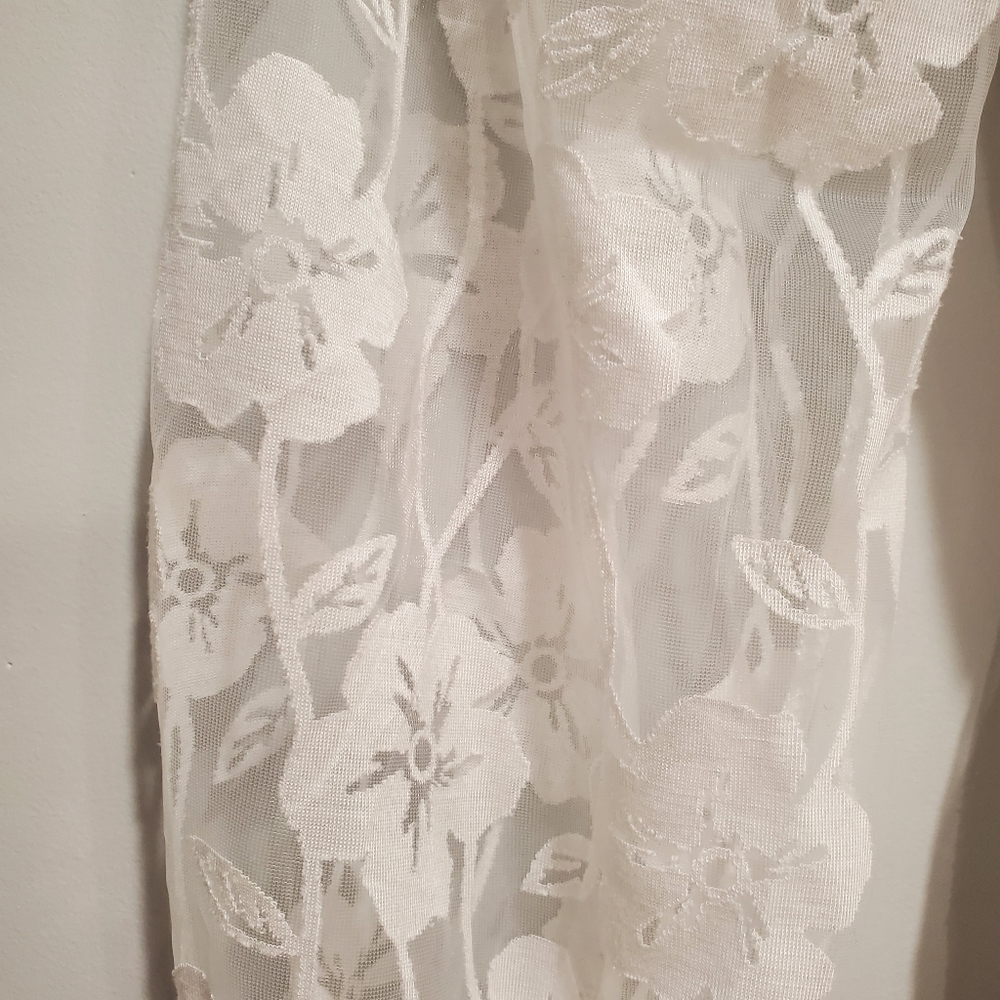 Ember Gorgeous White Lace Top - Picture 2 of 7